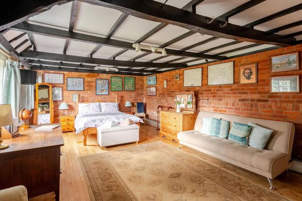 Cozy One-Bedroom Cottage In Great Tey Екстериор снимка