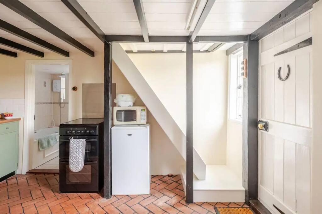 Cozy One-Bedroom Cottage In Great Tey Екстериор снимка